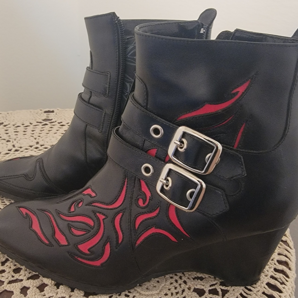 Black and Red Women's Ankle Boots